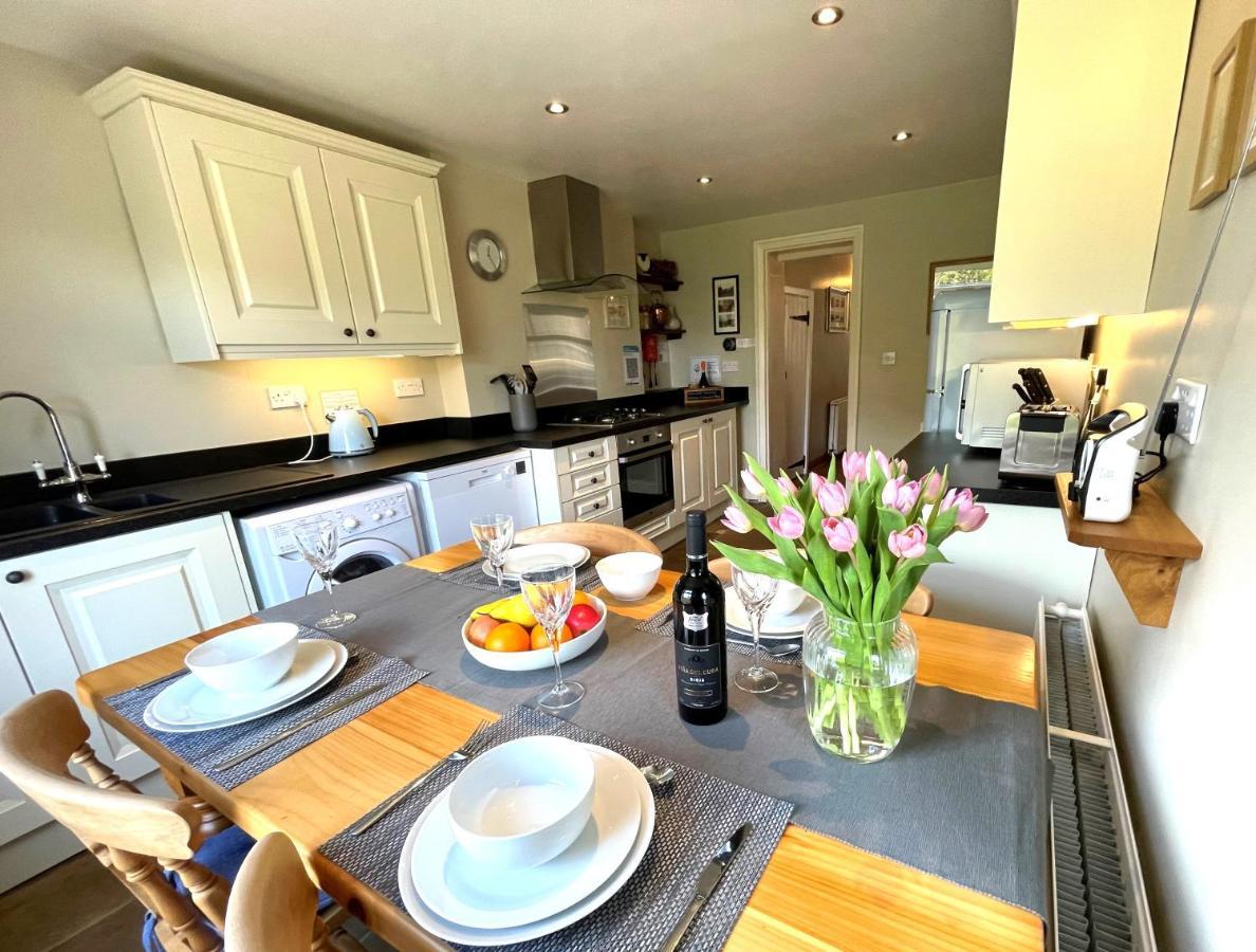 Mulberry Cottage With Wood Burner, Garden And Easy Parking هاوورث المظهر الخارجي الصورة